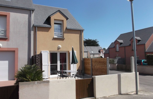St Pair sur mer/Kairon beach near Granville 100m from Baie Mont st Michel beach