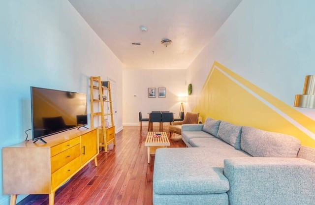 Stairway | 3BR Apt w W/D Ideal for Groups