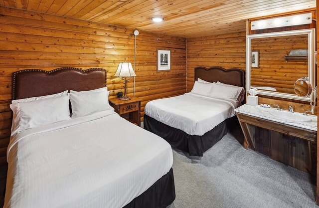 Standard Double Caribou Cabin