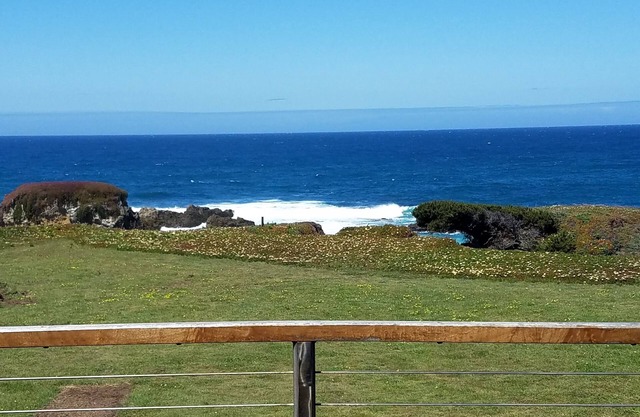 Star House Lodge - Ocean Front Timbered Lodge