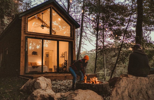 Stargazing | Pet Friendly | Sleeps 4 | Fire Pit