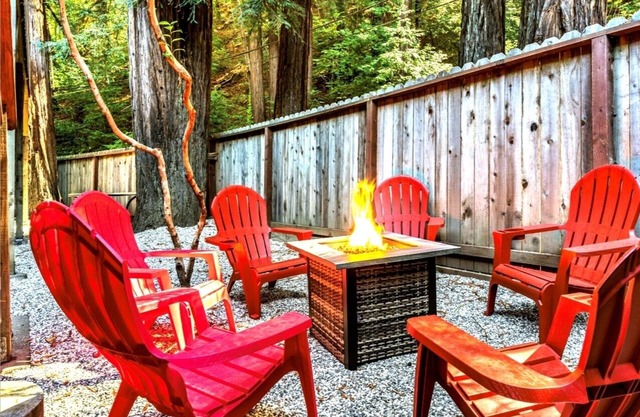 Starry Nights:5-Star!FUN Family Home! Walk to River! GmRm/Pup/WiFi/Yard!