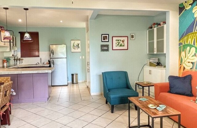 Steps to Pool - 200Mbps Internet - Walk to Beach