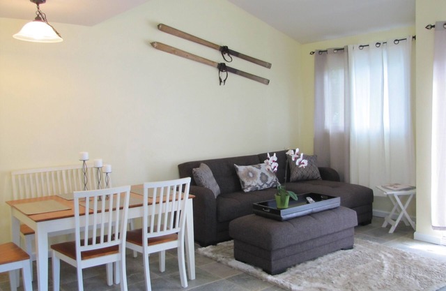 Steps To Ski, Shop, And Dine In Our Charming Condo