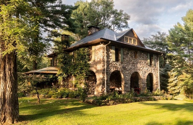 Stone Arches - Enchanting Estate w/Pool +Spa-mode