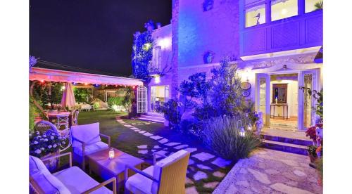 Stone Villa,Large Garden,Swimming Pool, Very Close the Beautiful Beach .