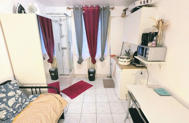 Studio 30 min from Paris center: