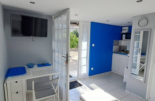 Studio Calme Tout Confort - Parking - Centre Ville Meximieux