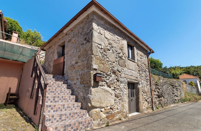 Studio 'Casa 2' with Mountain View, Shared Garden and Wi-Fi