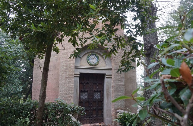 studio - Fauglia-Holiday in close contact with nature in an ancient family chapel turned into a simple but confortable ambience