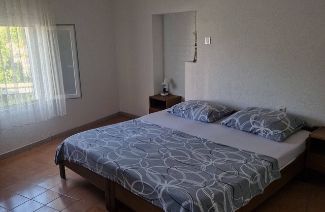 Studio flat with air-conditioning Ubli, Lastovo (AS-24676-a)