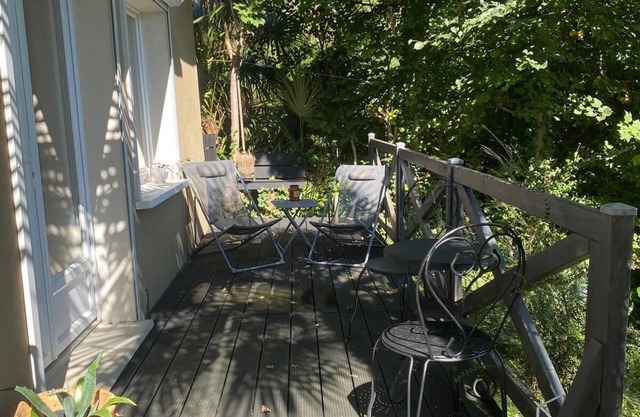 Studio in a bucolic setting, mountain view, terrace and fireplace
