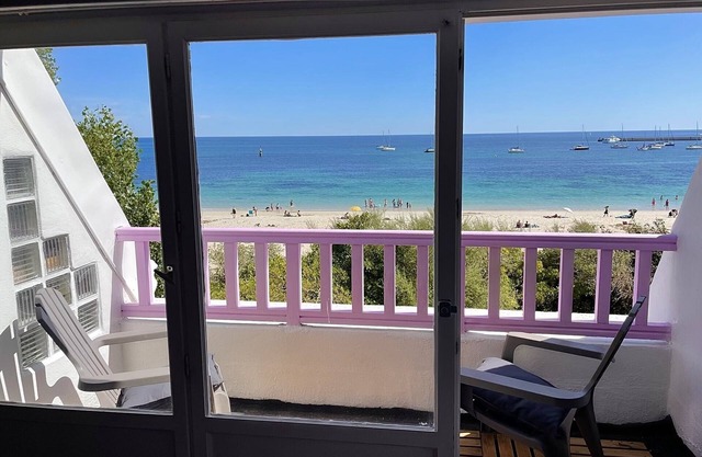 Studio in a magnificent Villa, private beach access