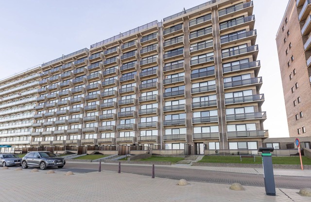 Studio in De Panne with Stunning Sea View