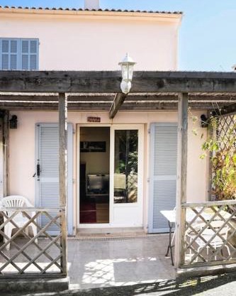 Studio Indépendant avec Piscine