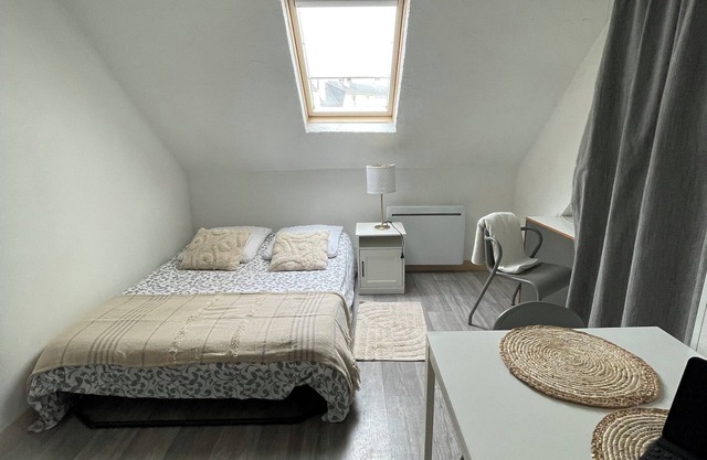 Studio, Meublé Calme Tout Équipé. en Face de la Gare Juste la Route à Traverser