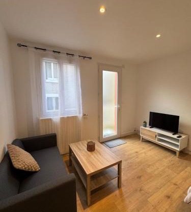 Studio moderne et chaleureux
