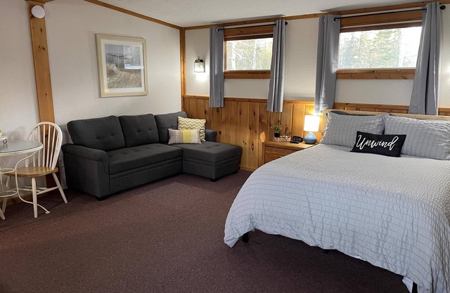 Studio On Lake Superior near Whitefish Point and Tahquamenon Falls