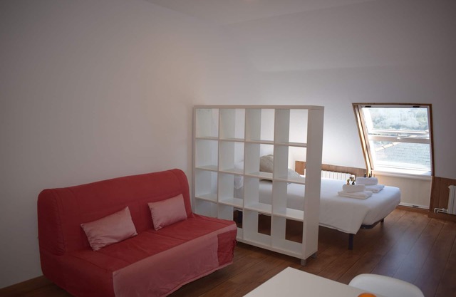 Studio Penthouse La Casa de Manuel, is located in Portomarín, 22km from Sarria.