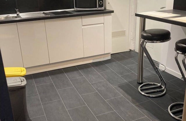 Studio, Tout Équipé Neuf Avec Terrasse, rue Calme à 8 km de Nancy
