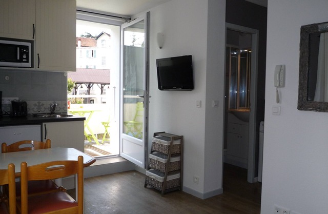 Studio with balcony in the center of Thonon, near the thermal baths, 2 people