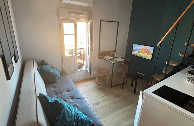 Studio with character - Place DUPUY