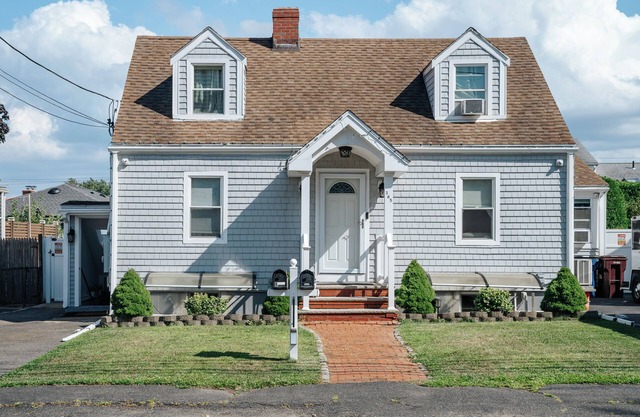 Stunning 2 bed apt in Revere 15 mins to Boston