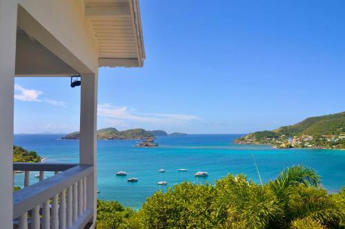 Stunning 3 Bed Villa Balcony & Sea View