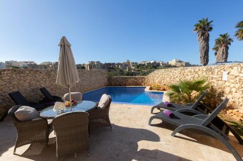 Stunning 4 bedrooms House with views in Gozo