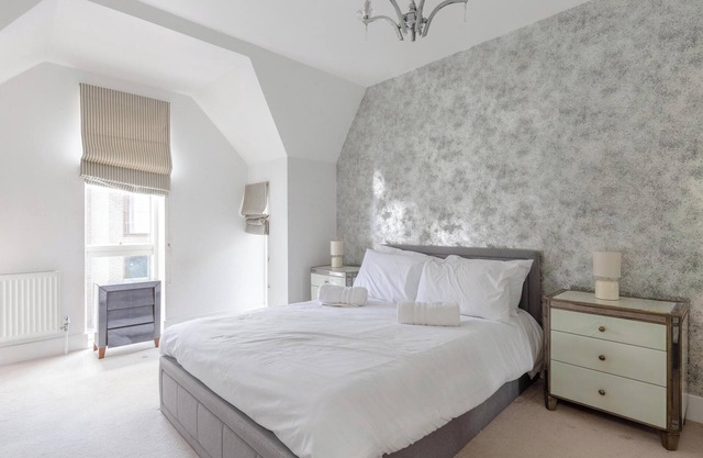 Stunning 4BD House, Clapton!