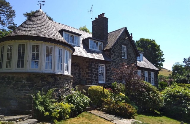 Stunning Grand Country House, Fabulous Sea Views in Llwyngwril Snowdonia (Eryri)