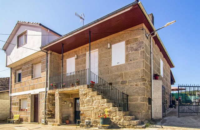 Stunning home in A Peroxa with WiFi