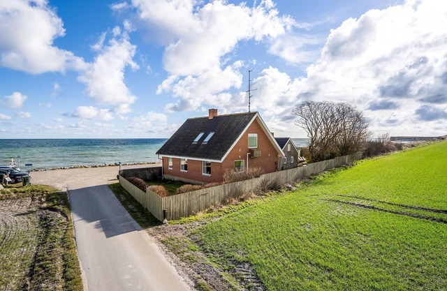 Stunning home in Grenaa with WiFi