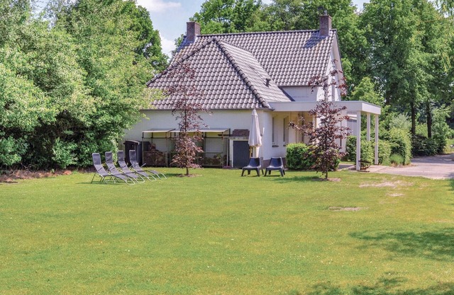 Stunning home in Leende with WiFi
