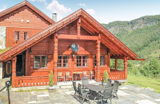 Stunning home in Sogndal with sauna