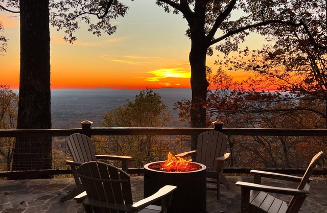 Stunning Mtn Views Game Room Dog-Friendly Lake Golf Pools