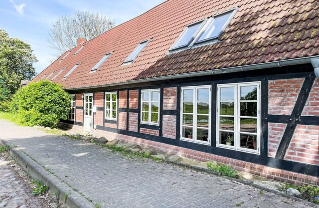 Stunning private villa for 10 guests with WIFI, TV, terrace and parking