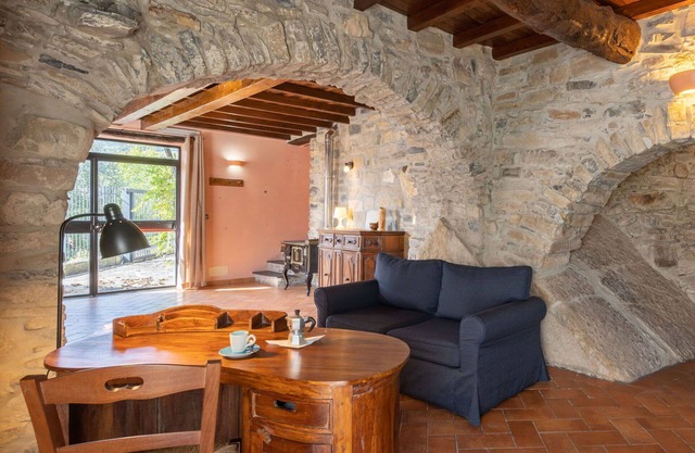 Stunning private villa for 8 guests with WIFI, terrace, pets allowed and parking