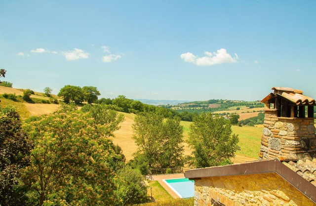 Stunning private villa for 8 guests with WIFI, private pool, terrace, pets allowed and parking
