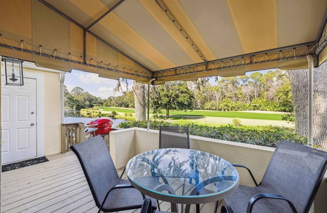 Stunning Townhome for 6 Near Beach with Pool