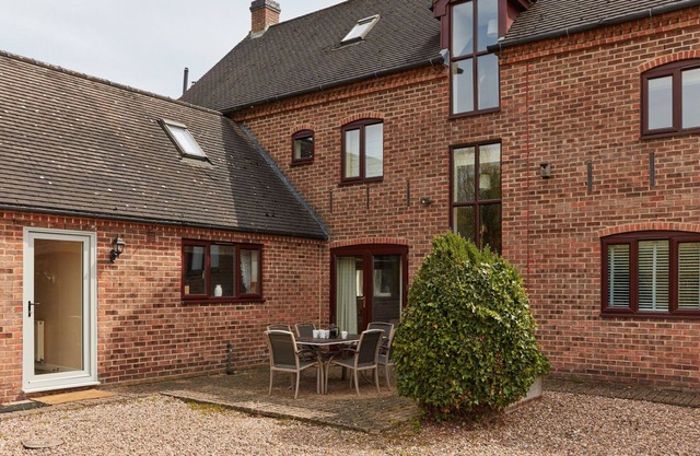 Stunning villa for 19 guests with hot tub, WIFI and parking