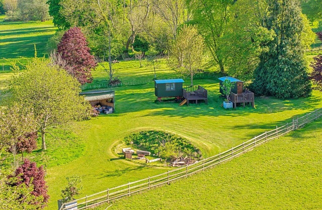 Stunning villa for 4 people with pets allowed and parking