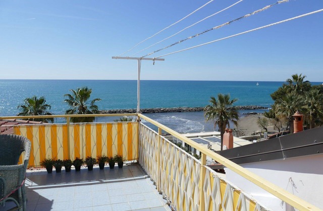 Stunning villa for 6 guests with A/C, WIFI, TV, terrace, pets allowed and parking