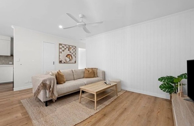 Stunningly renovated 2 bedroom apartment with water access