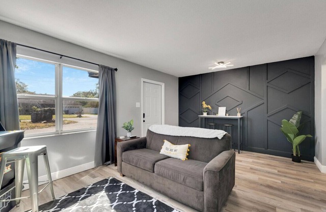 Stylish 1BR Hideaway | South Tampa