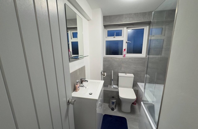 Stylish 2-Bed Maisonette in Forest Hill | Balcony & Workspace