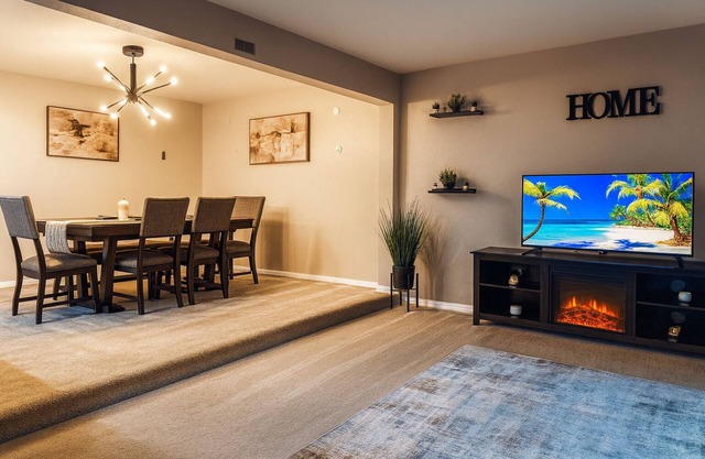 Stylish 3BR 2BA Oasis,Pool & Mins to Disney Magic and Universal
