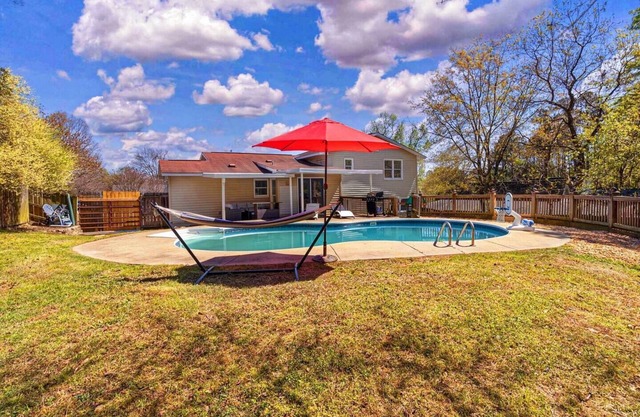 Stylish 5BR Split-Level Spacious Oasis w/Pool, BBQ & Game Room