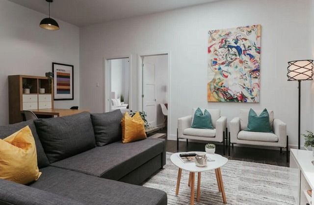 Stylish and bright 2bdr near St-Hubert Plaza