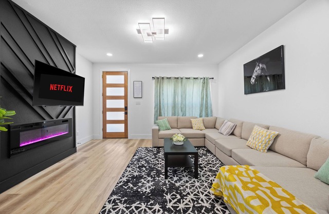 Stylish and Cozy Dallas 3 BDR